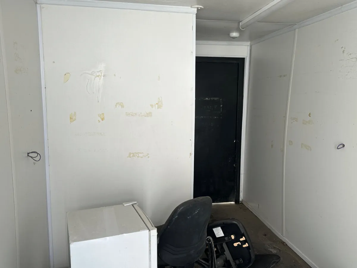 16ft Mobile Office  Container - Image 4