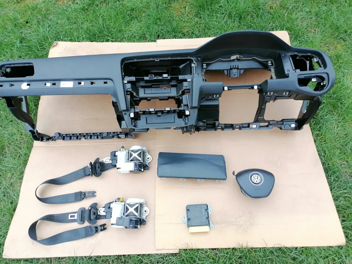 VOLKSWAGEN GOLF 2013 - 2019 some FRONT PARTS - Image 1
