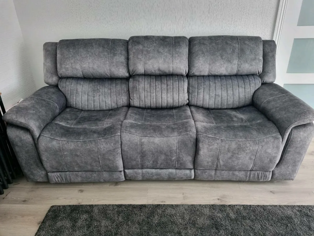 Sofa 3 seater - Image 1