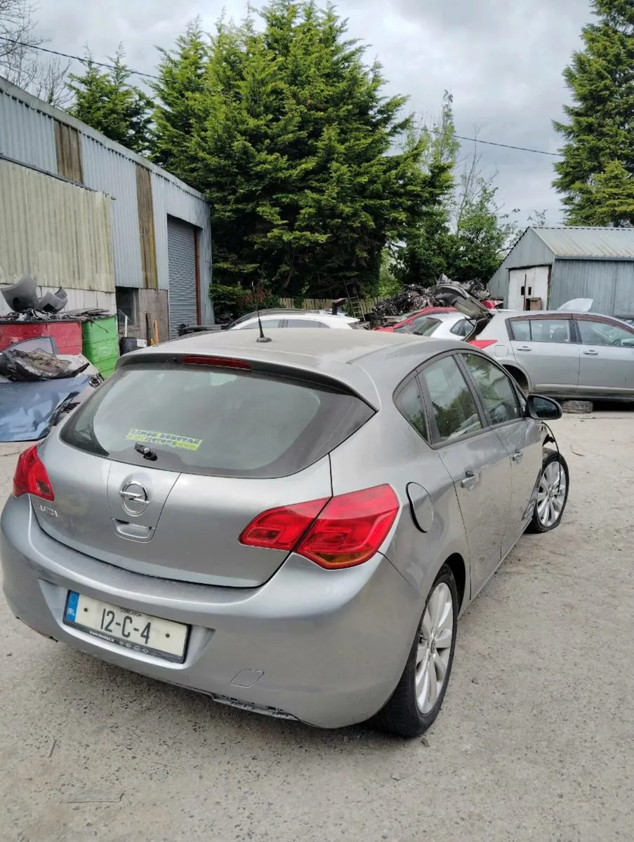 Breaking Opel astra 2012 1.3 diesel - Image 1