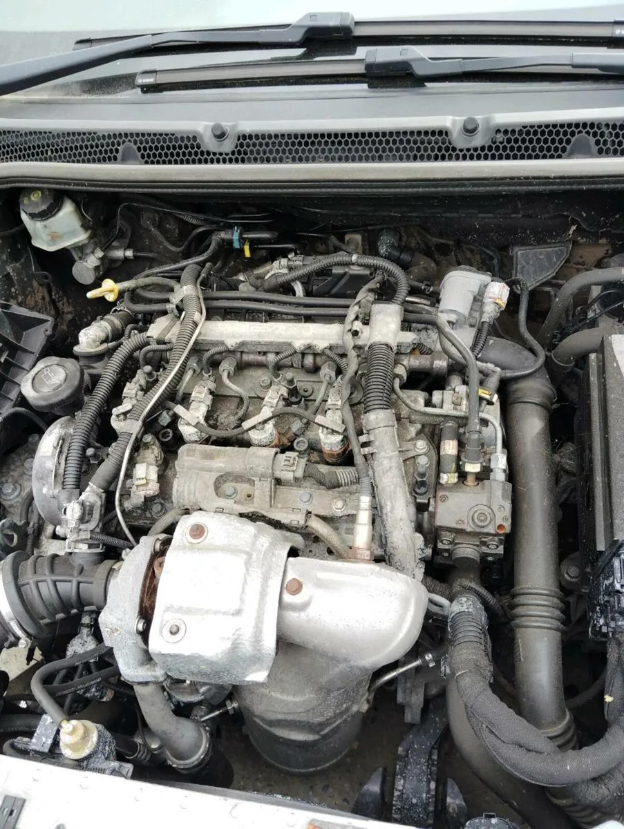 Breaking Opel astra 2012 1.3 diesel - Image 2