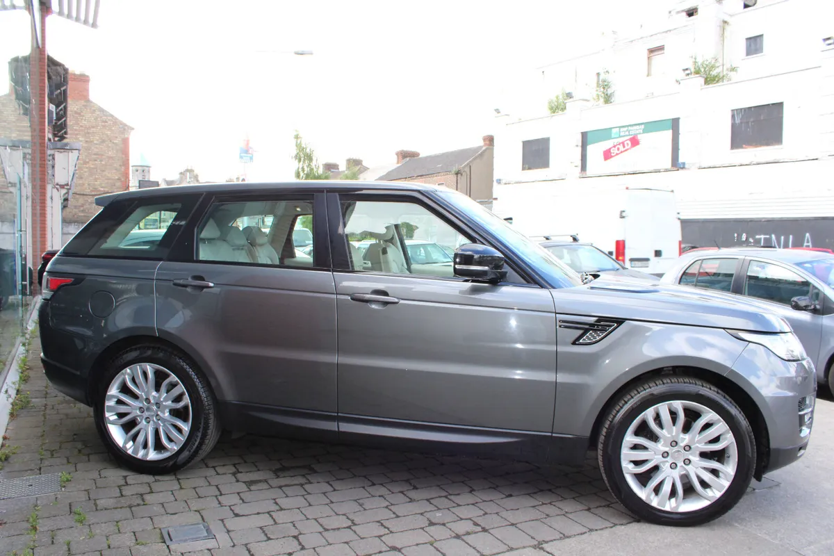 Range Rover Sport 3.0 HSE 2014 *1 OWNER* - Image 3