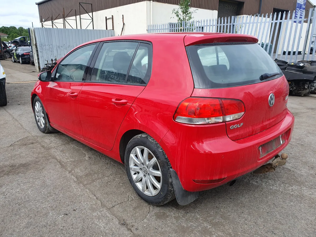11 VOLKSWAGEN GOLF  1.6 TDI (CAYE) FOR BREAKING - Image 4