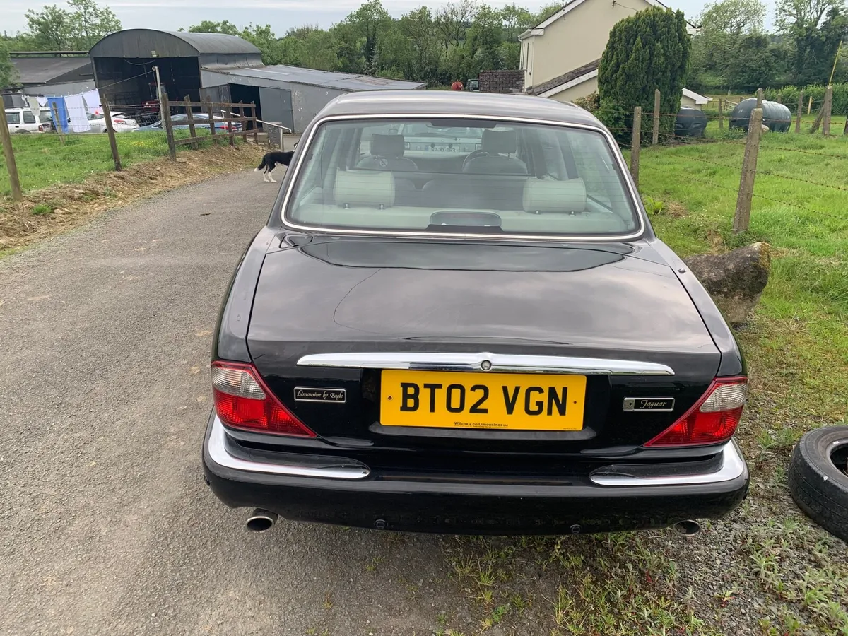 Limousine Jaguar automatic leather ex royal car - Image 2