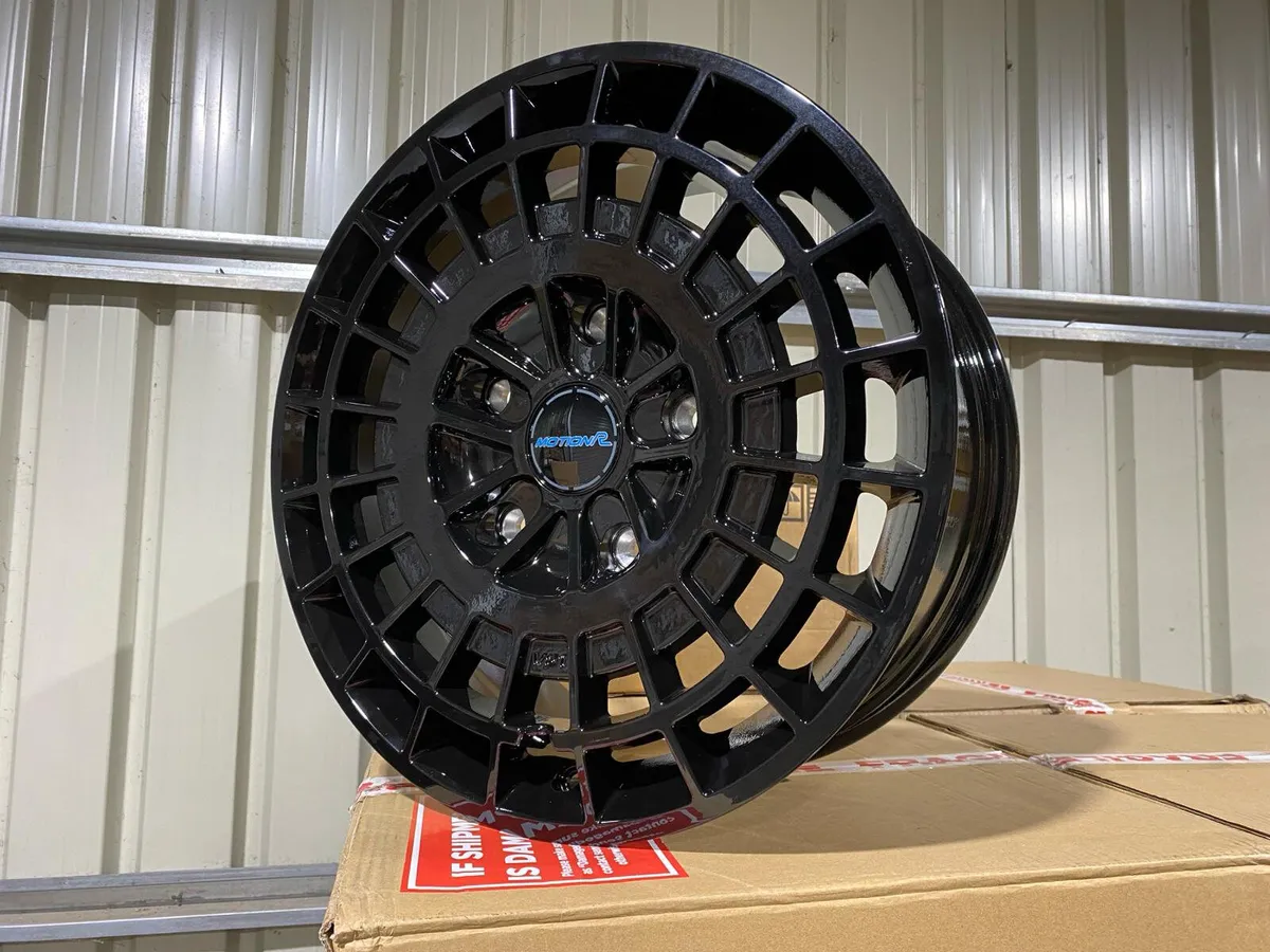 18 20" Motion R Alloys 5x160 Ford Transit custom - Image 3