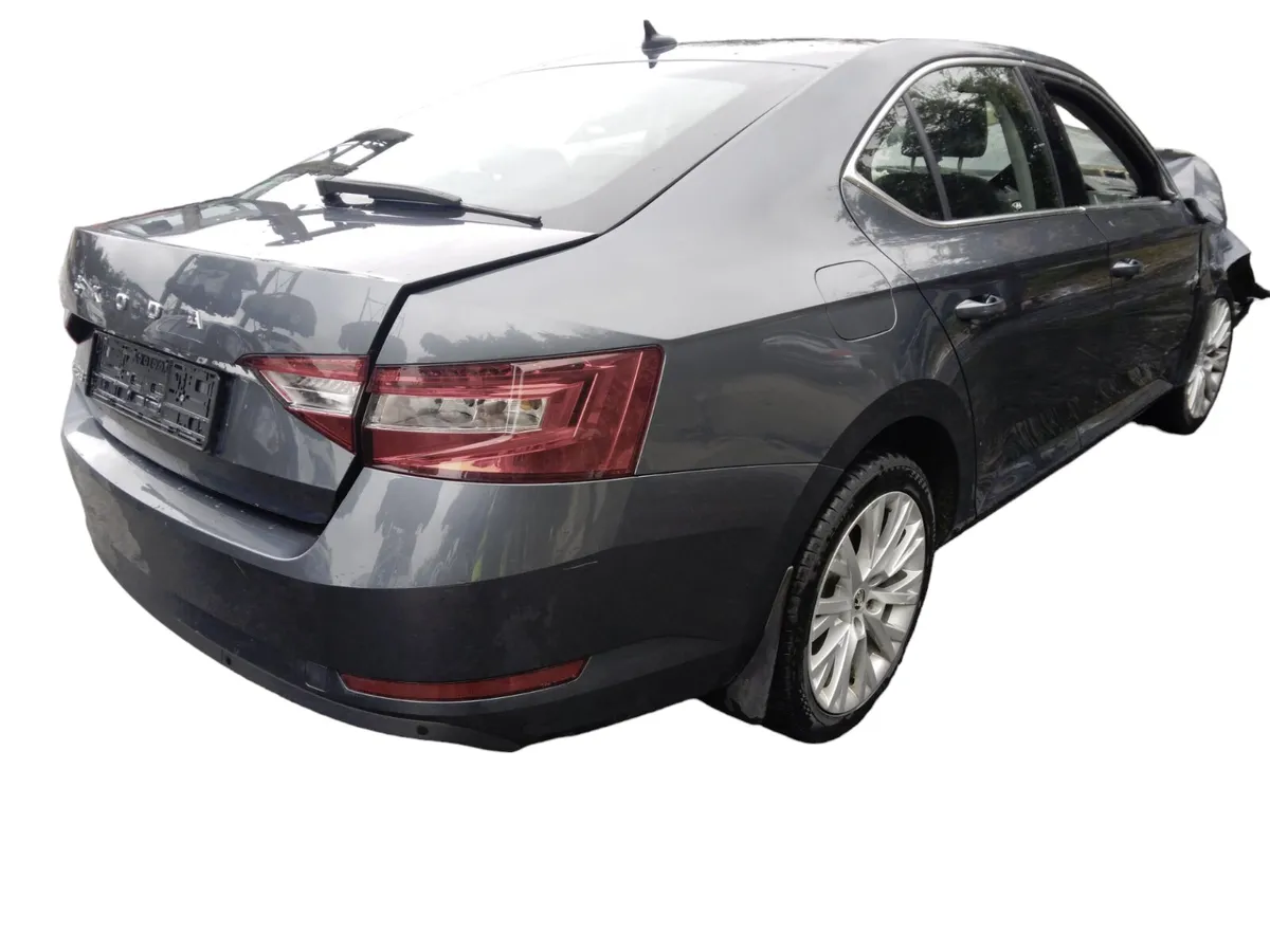 2020 SKODA SUPERB For Breaking/Dismantling - Image 1