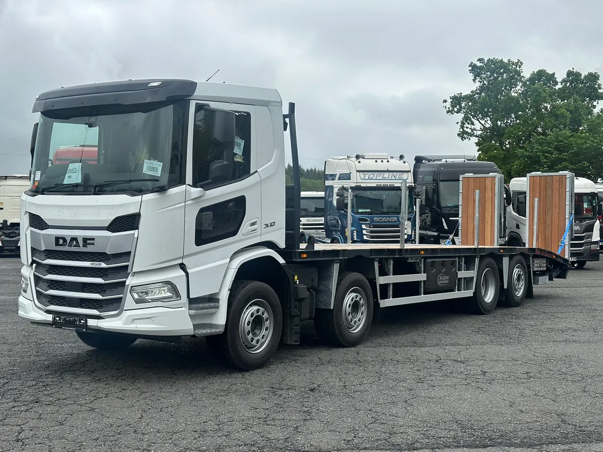 NEW UNREGISTERED DAF XD450 WITH NEW BEAVERTAIL - Image 1