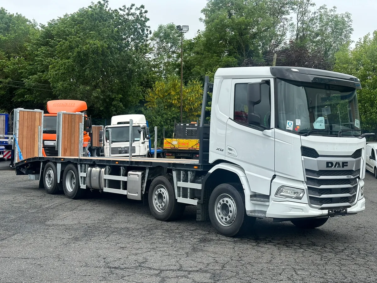 NEW UNREGISTERED DAF XD450 WITH NEW BEAVERTAIL - Image 3