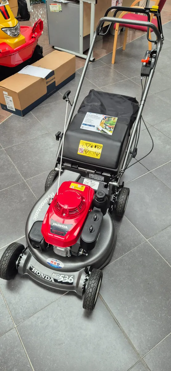 Honda HRD 536 HXE Lawnmower - Image 3