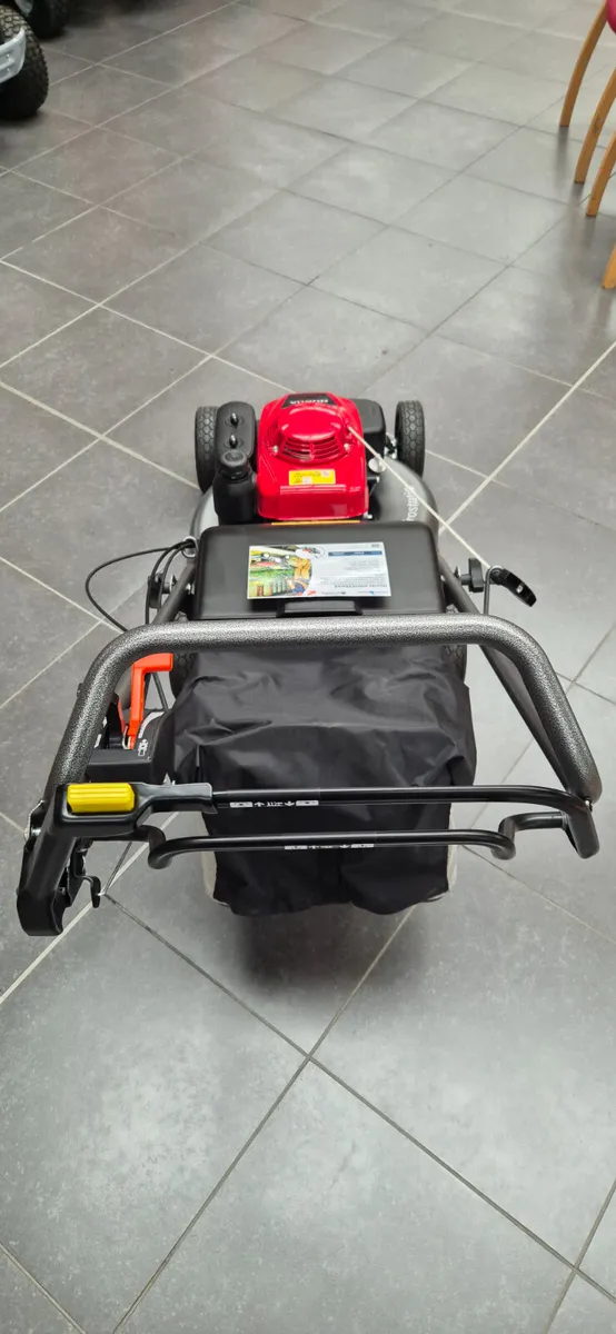 Honda HRD 536 HXE Lawnmower - Image 4