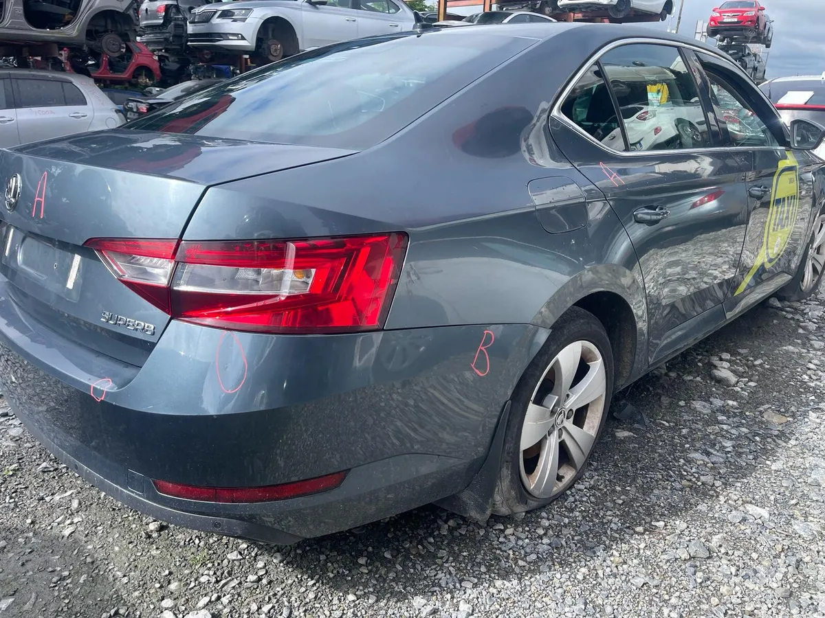 2016 SKODA SUPERB For Breaking/Dismantling - Image 3