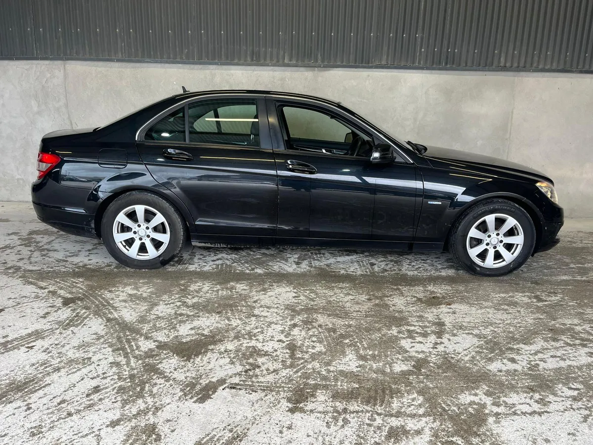 2011 MERCEDES C200 2.1 DIESEL - Image 2