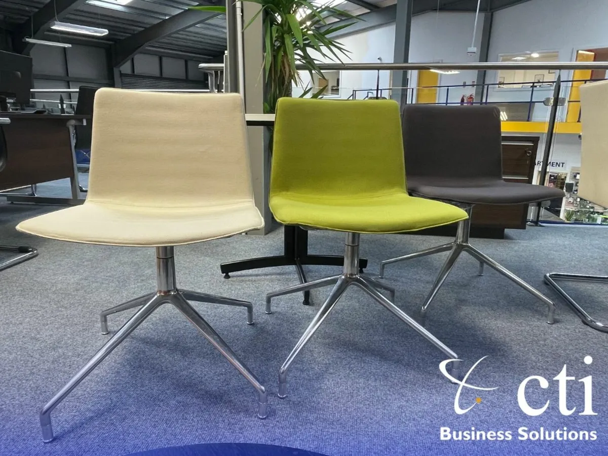 20 X Swivel Andreu World Meeting Chairs - Grade A - Image 4