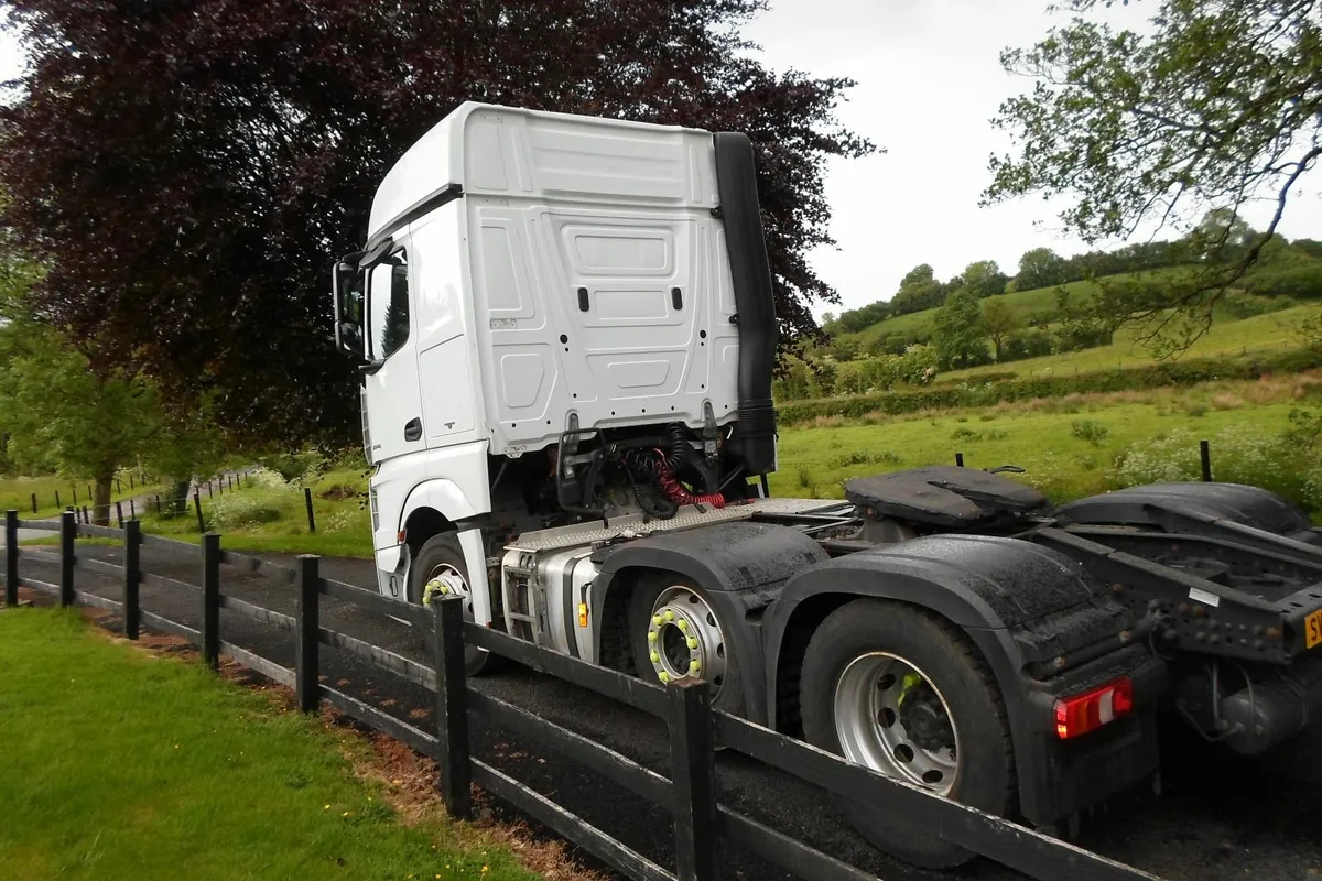 Mercedes actros 2016 - Image 3