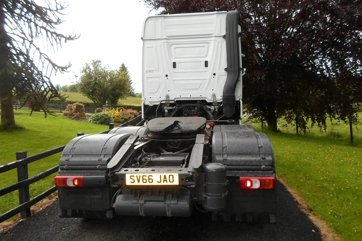 Mercedes actros 2016 - Image 4