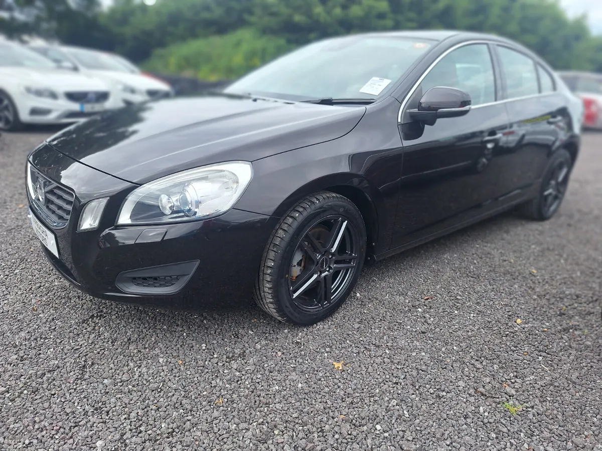 VOLVO S60 1.6 AUTO WITH LEATHER - Image 1