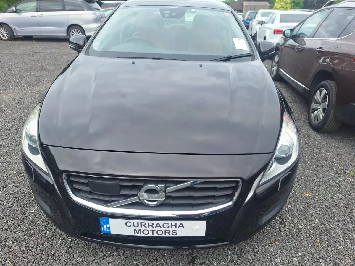 VOLVO S60 1.6 AUTO WITH LEATHER - Image 2