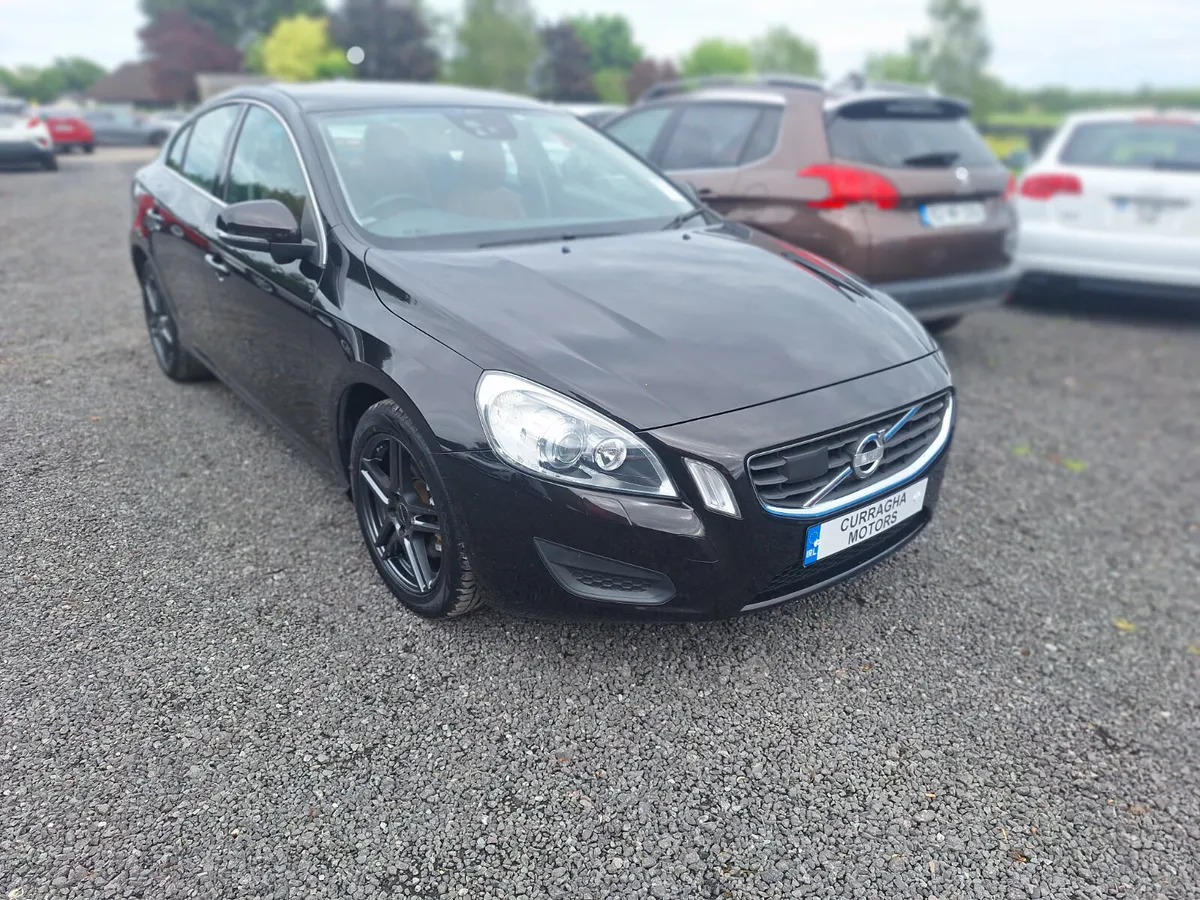 VOLVO S60 1.6 AUTO WITH LEATHER - Image 3