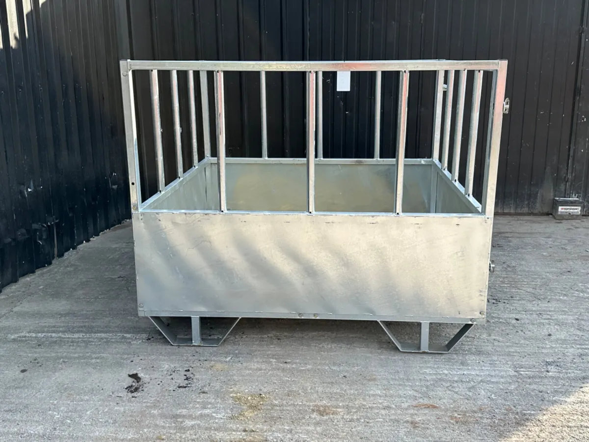 6 x 6 Feeding Box - Image 4