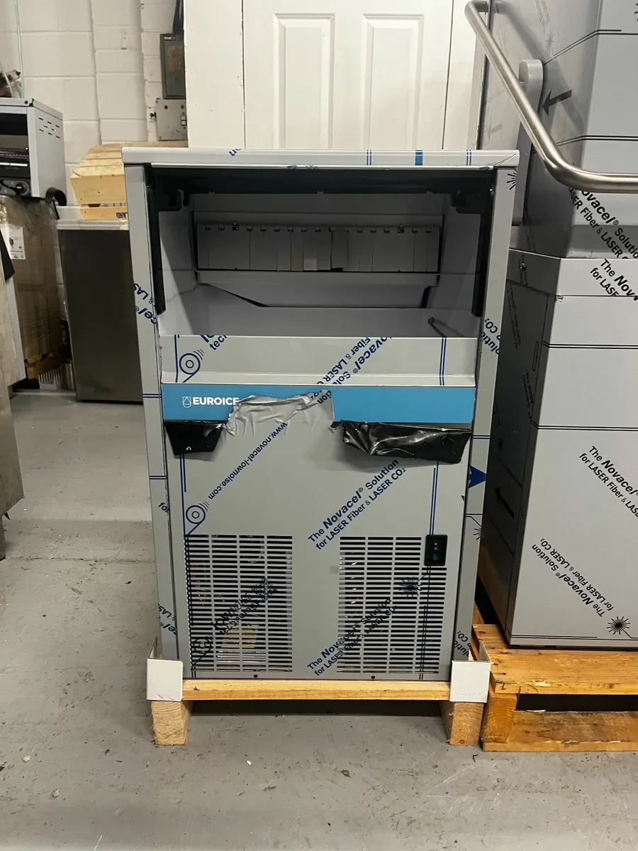 COMMERCIAL REFRIGERATION EQUIPMENT - Image 1