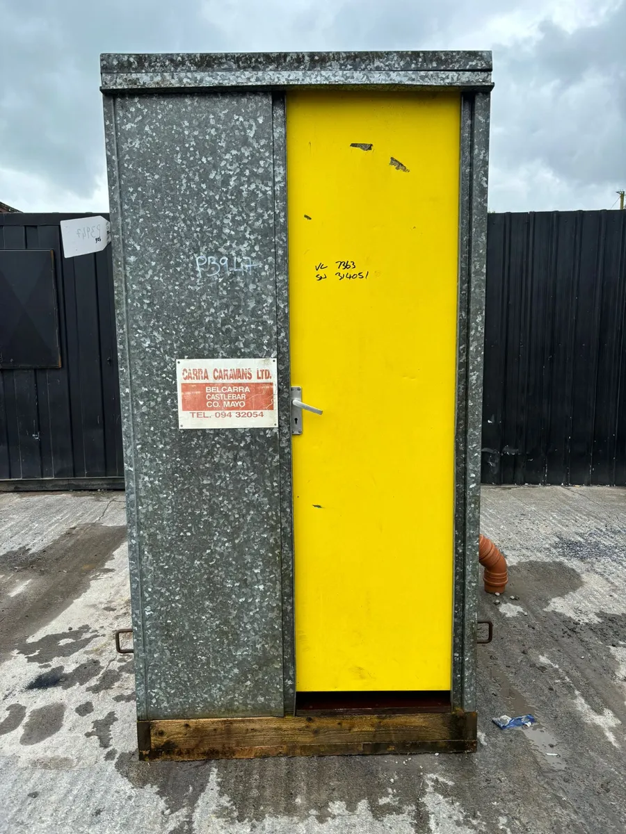 2 Toilet Blocks - Image 1