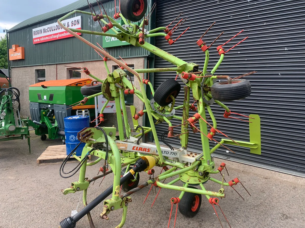 Claas Volto 770 Tedder - Image 1