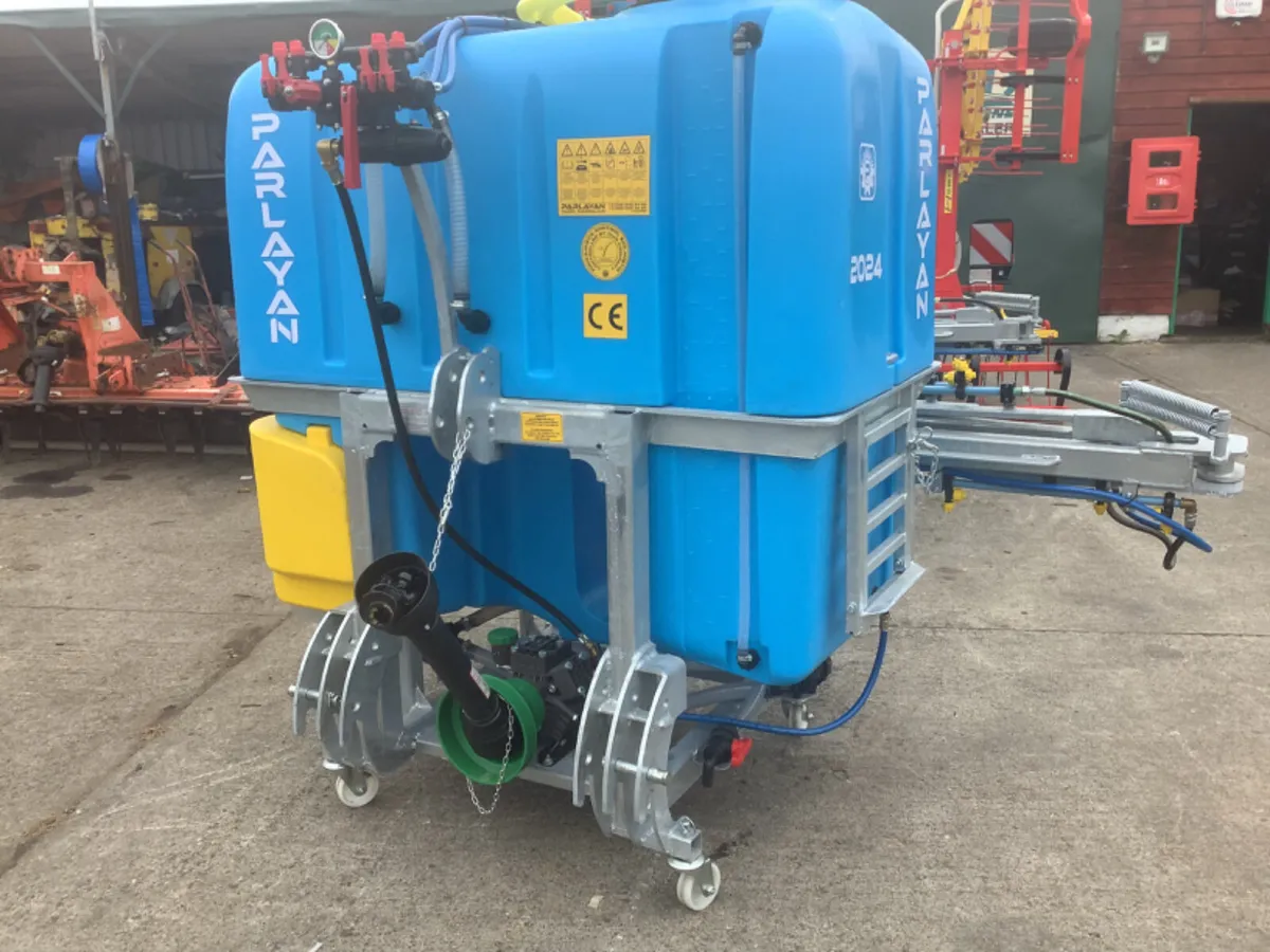 1000 litre Parlayan Sprayers - Image 1