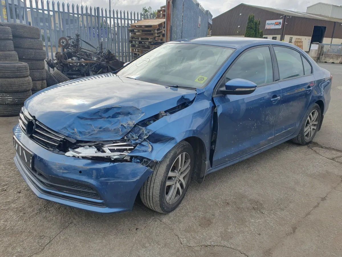 17 VOLKSWAGEN JETTA  2.0 TDI (CUU) FOR BREAKING - Image 2