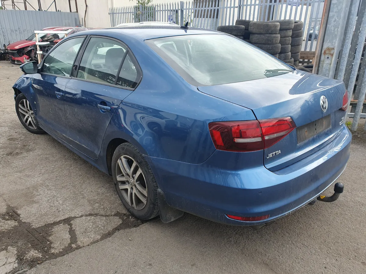 17 VOLKSWAGEN JETTA  2.0 TDI (CUU) FOR BREAKING - Image 3