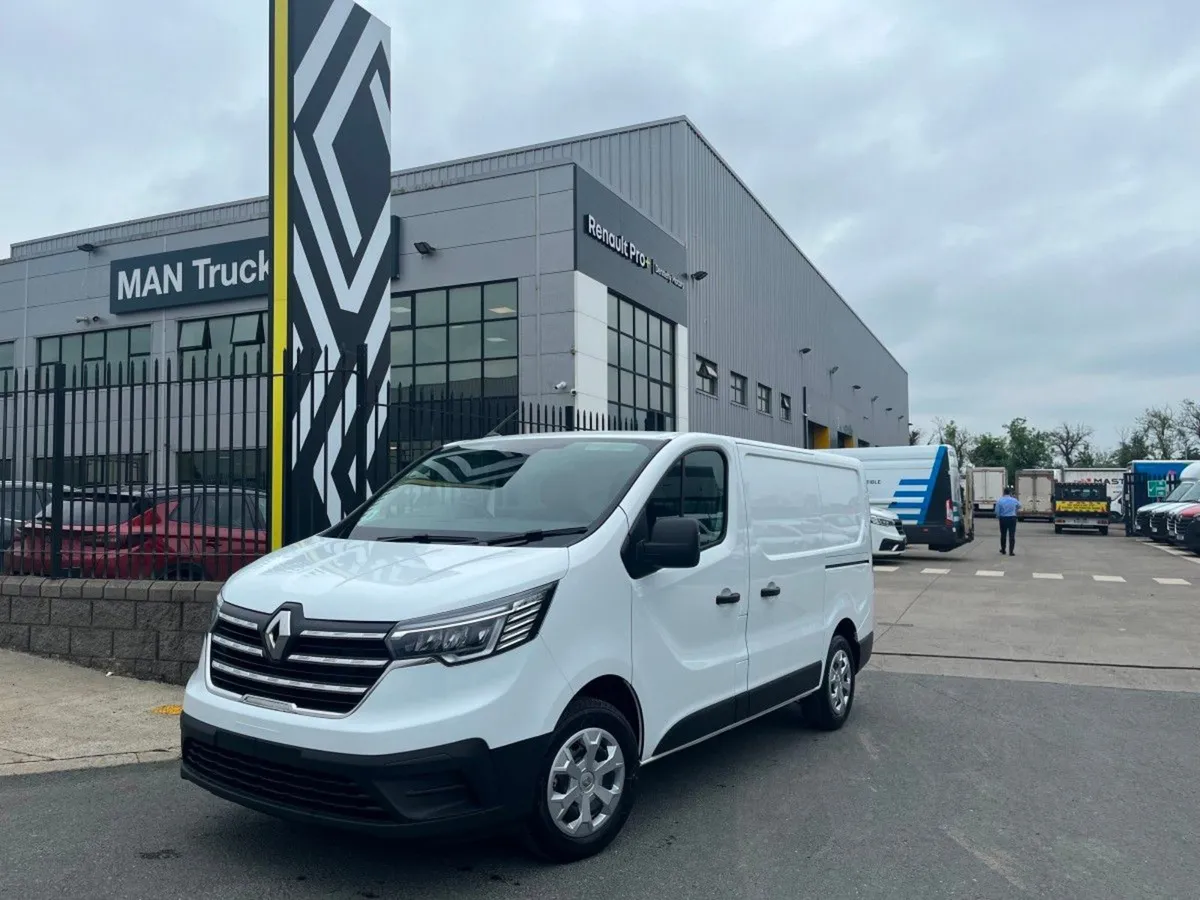 Renault Trafic Sl30 Blue dCi 130 Business  Panel - Image 1