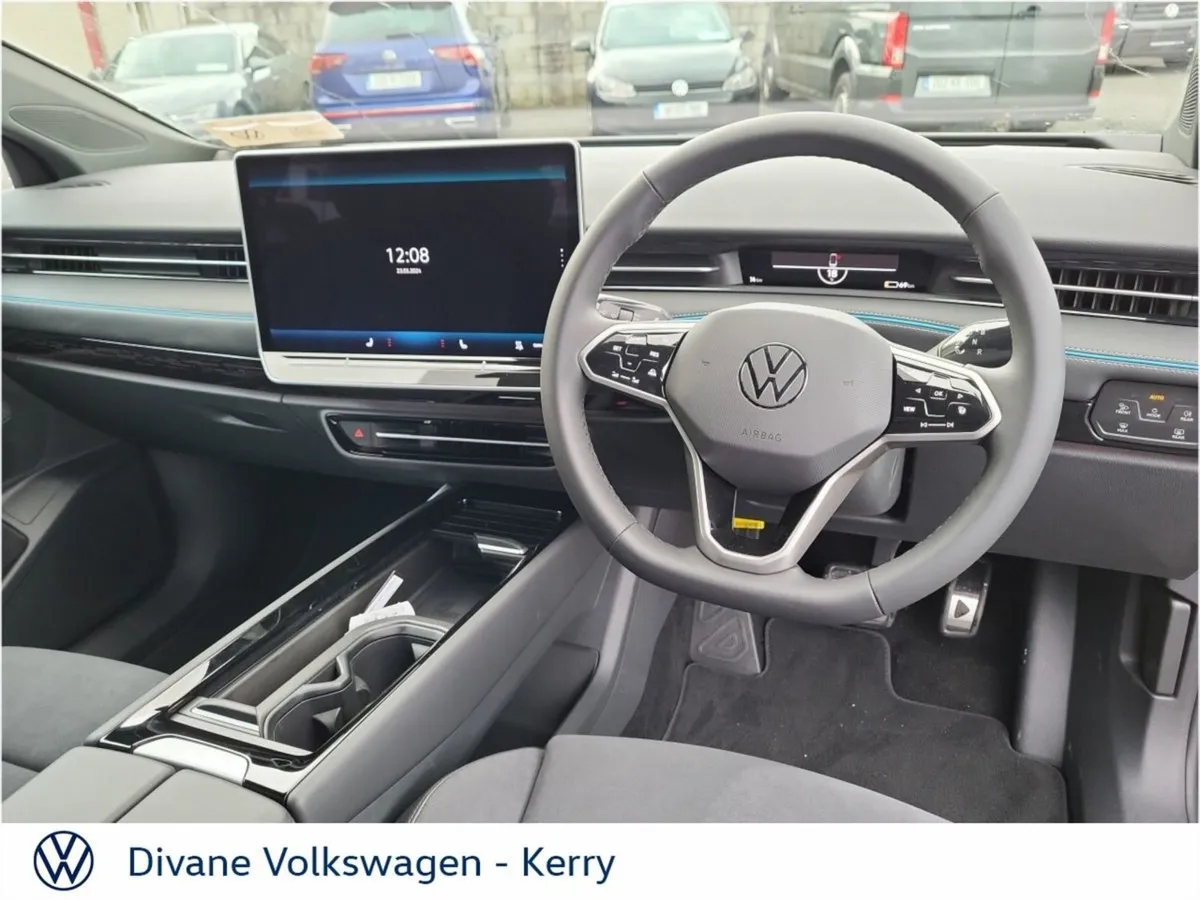 Volkswagen ID.7 New PRO Plus 615KM Range 77kwh 28 - Image 4