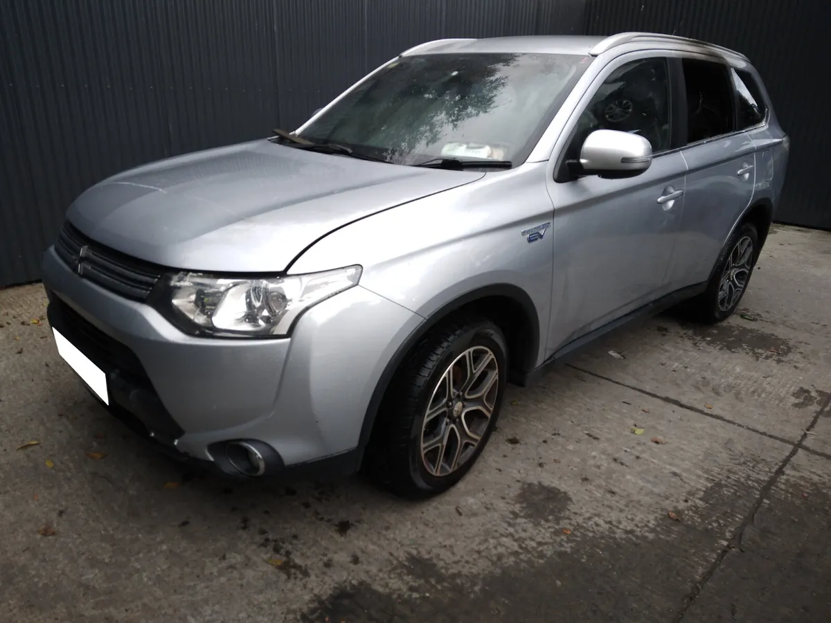 2016 MITSUBISHI OUTLANDER For Breaking/Dismantling - Image 1