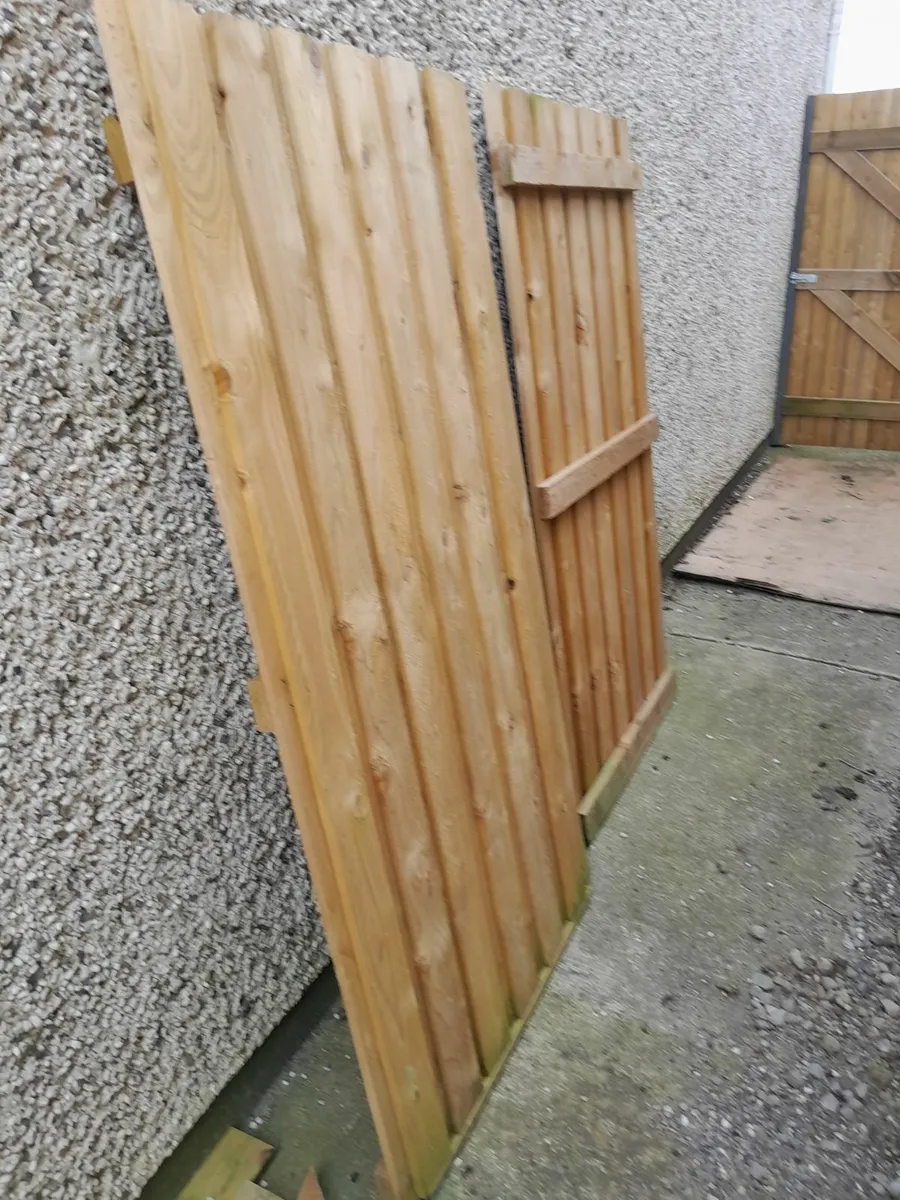 2 x NEW wood side gates - Image 2