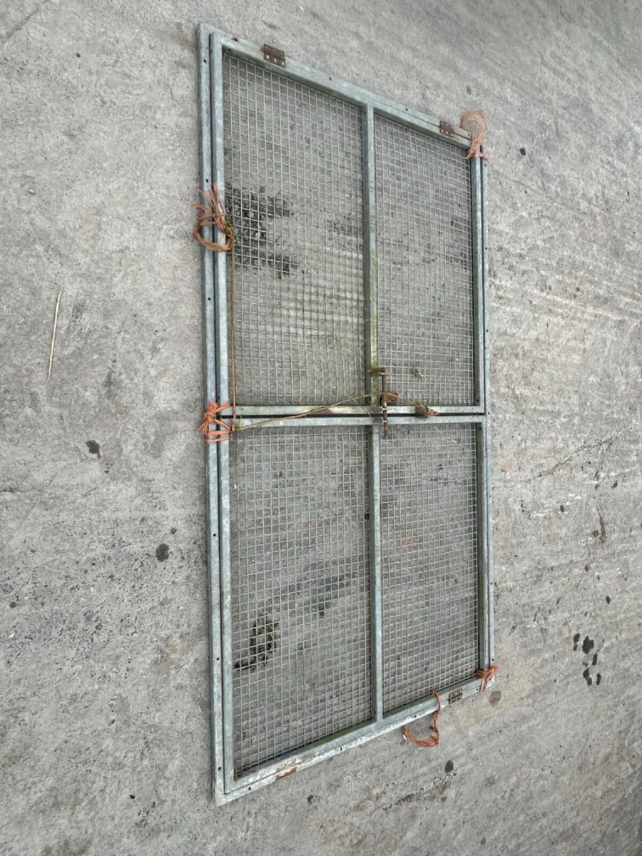 Mesh Gates with frame - Image 1