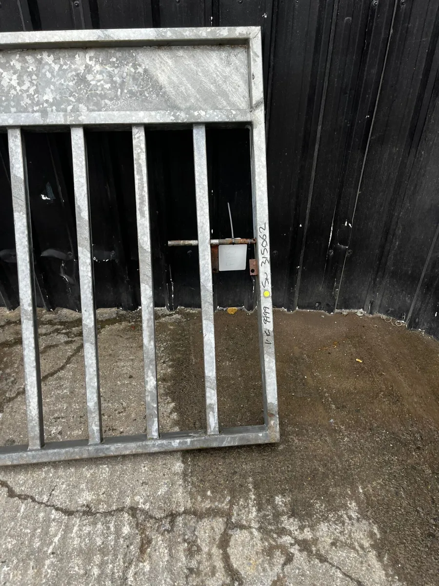 13” x 4’6” Galvanised Yard Gate - Image 4