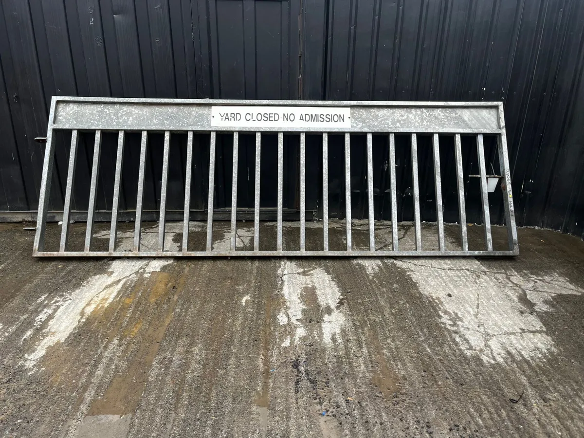 13” x 4’6” Galvanised Yard Gate - Image 3