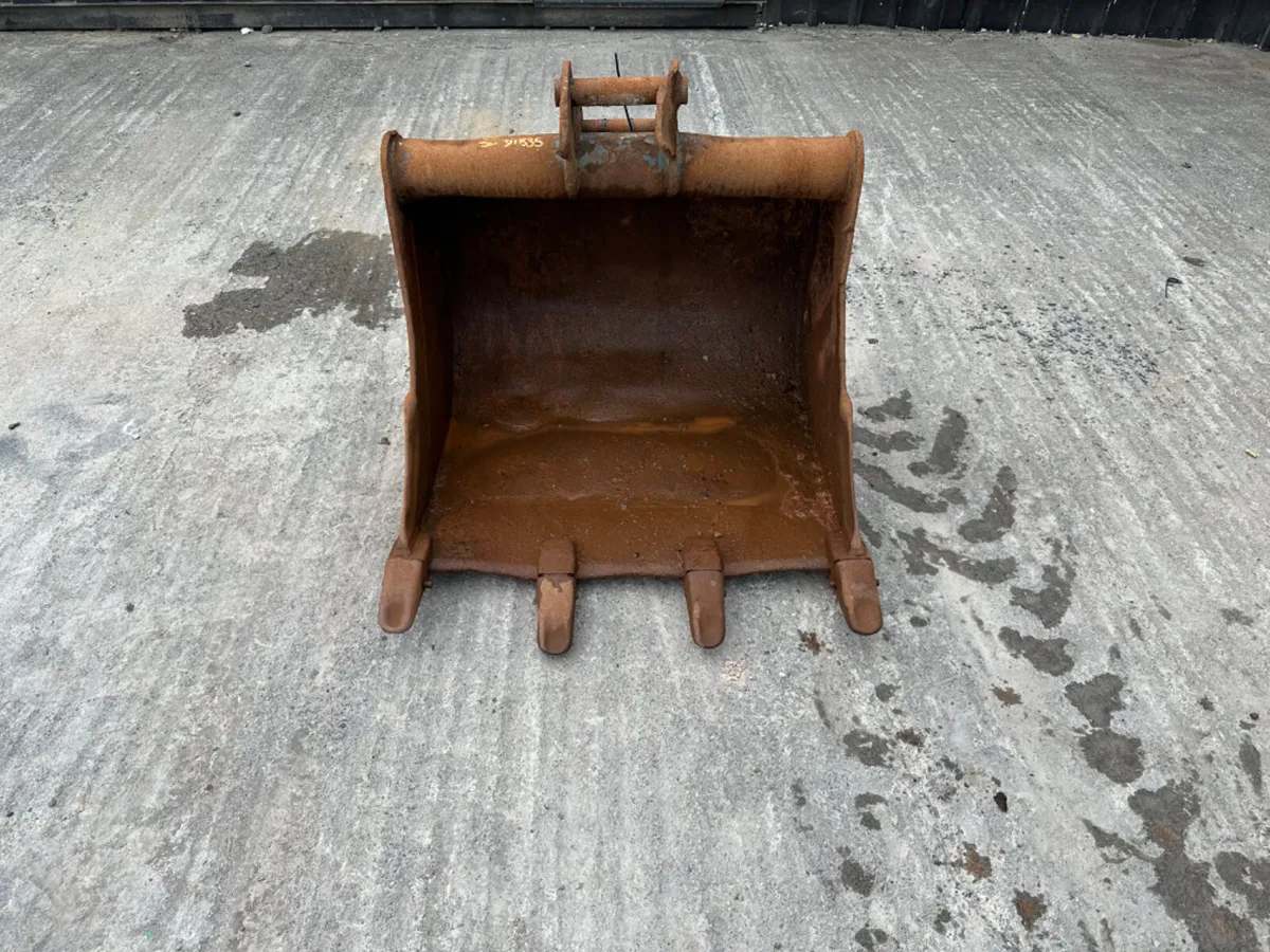 800mm Digging Bucket 45MM Pins - Image 1