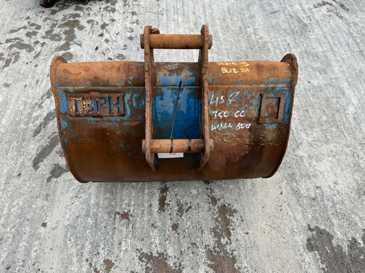800mm Digging Bucket 45MM Pins - Image 4