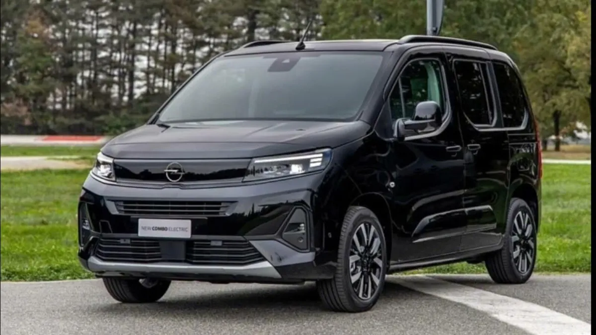 Opel Combo/2025/Auto/Wheelchair Access/Taxi Spec - Image 2