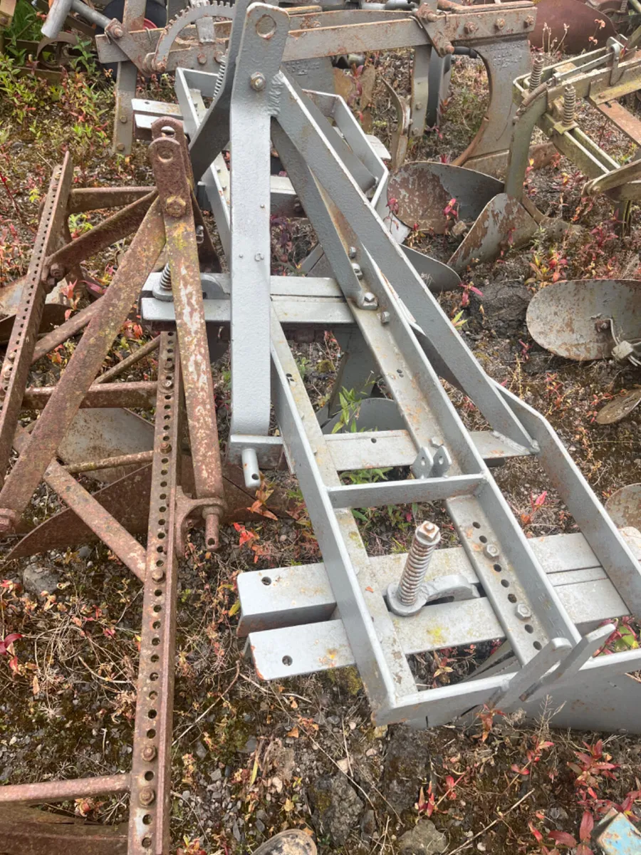 Ferguson drill ploughs - Image 2