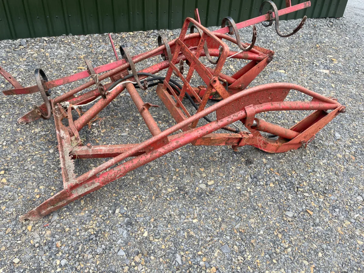 MF Loader - Image 2