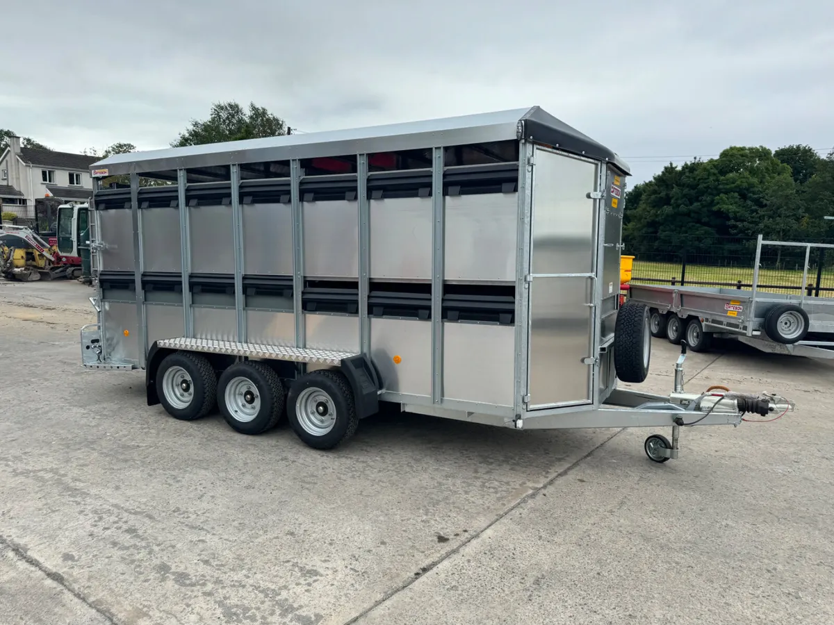 Bateson 14’ Livestock Trailer - Image 3