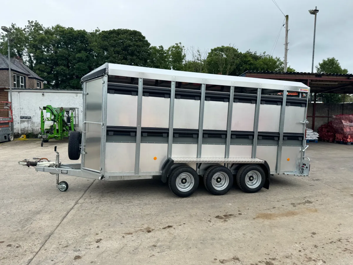 Bateson 14’ Livestock Trailer - Image 1