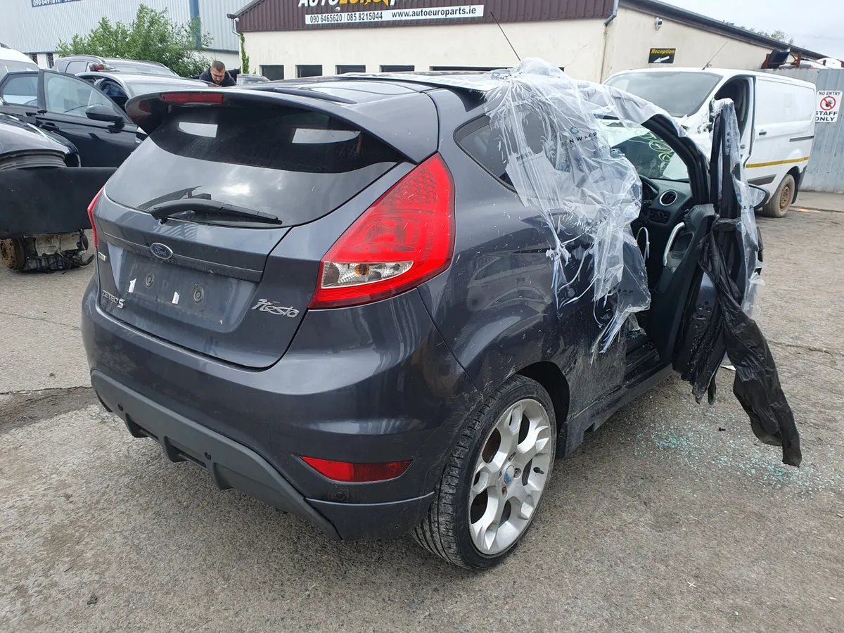 10 FORD FIESTA  1.6 TDCI FOR BREAKING - Image 3