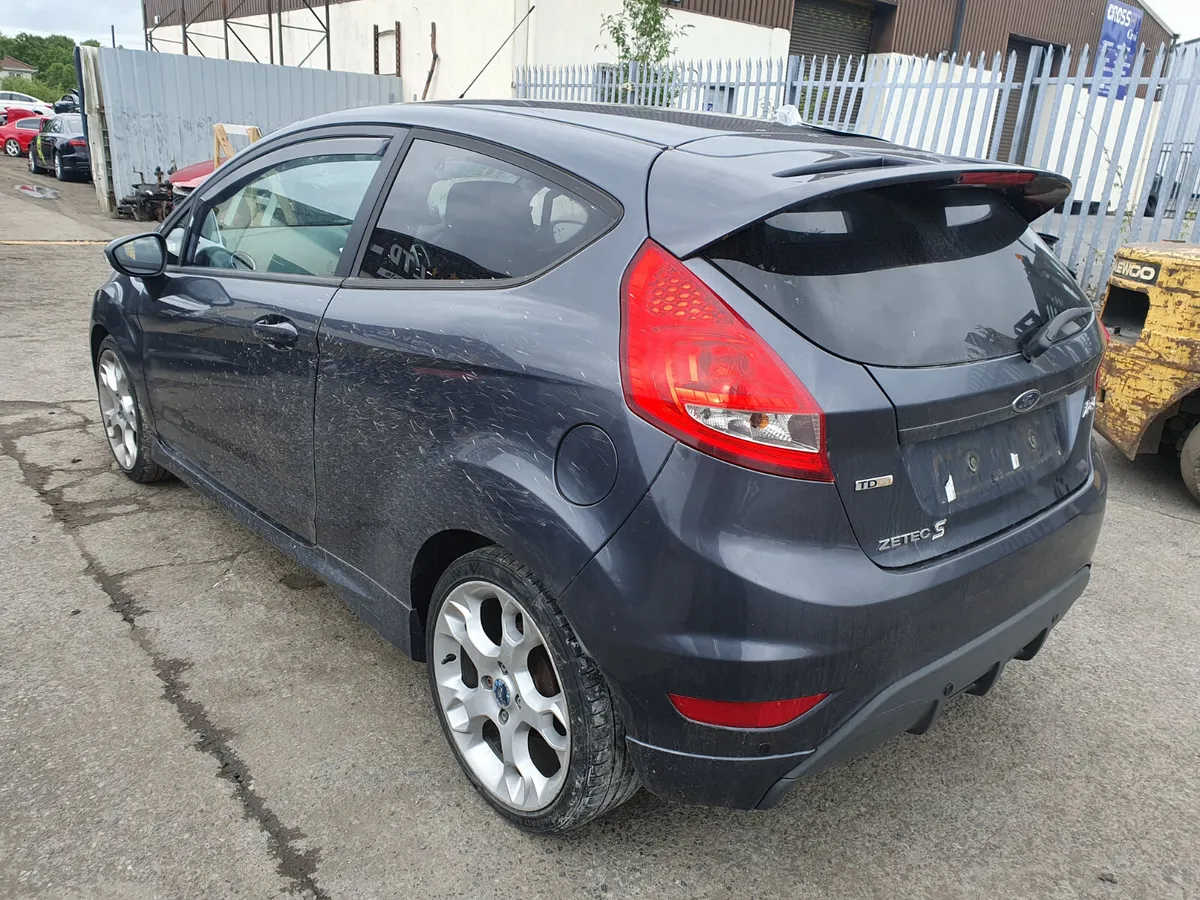 10 FORD FIESTA  1.6 TDCI FOR BREAKING - Image 4