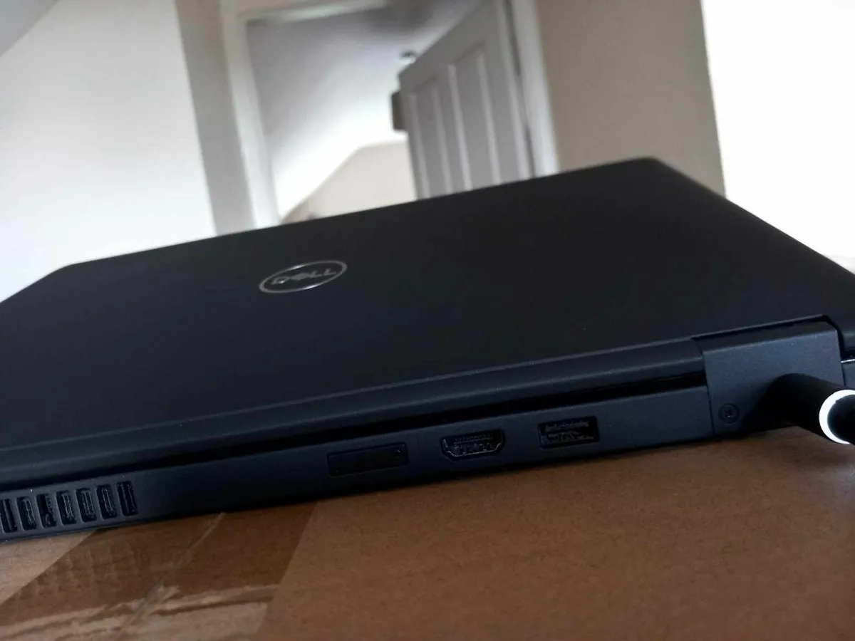 Dell Latitude 5490 - Image 2