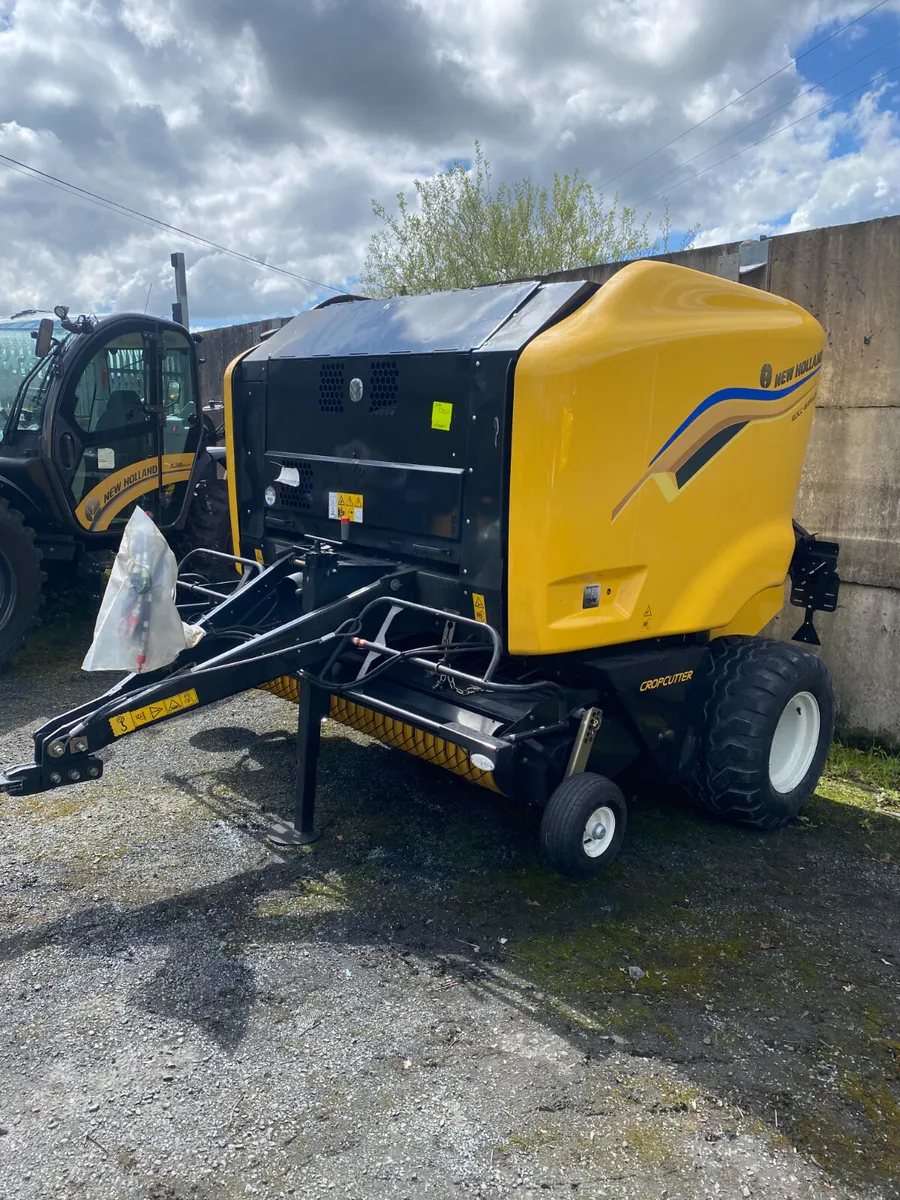 NEW HOLLAND BALER ROLL-BAR 125 - Image 1