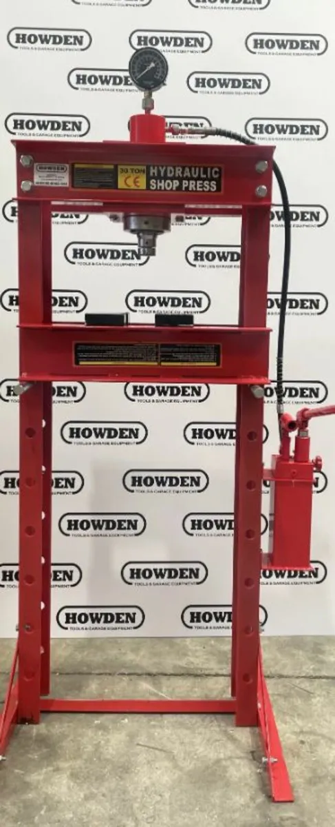 Hydraulic Press 30 Ton With Set Of V-blocks - Image 1