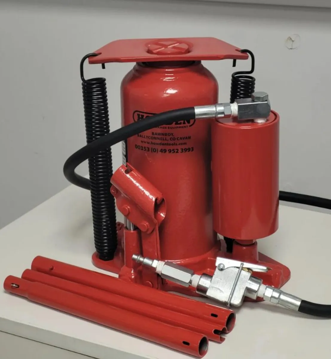 Air / Hydraulic Bottle Jack 20 Ton - Image 1