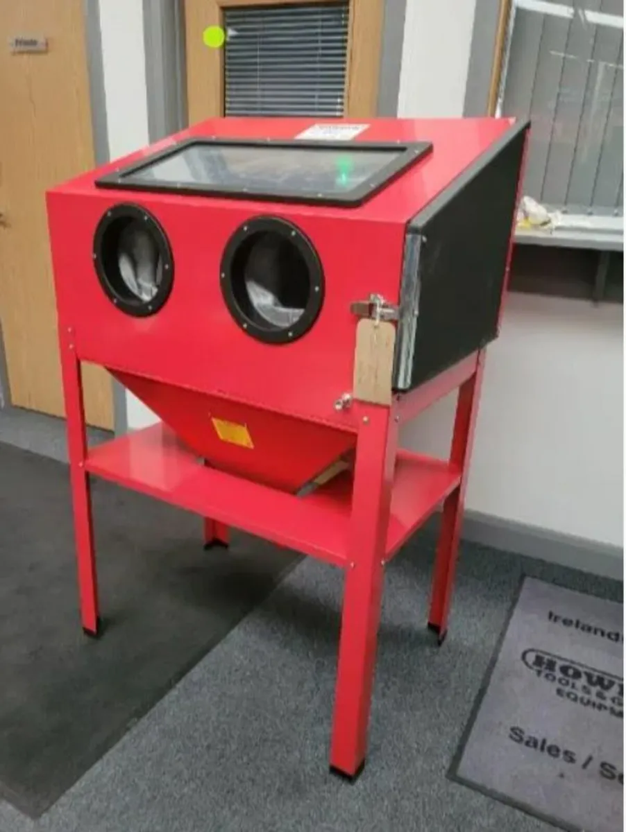 Large Sand Blasting Cabinet With Side Opening - Image 2